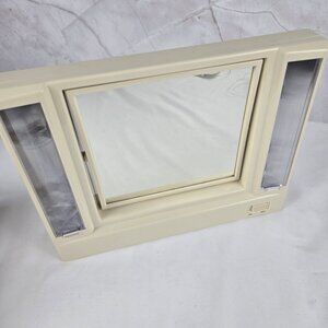 VTG Avon Light Up Make Up & Magnifying Mirror Battery Operated NWT Dead Stock
